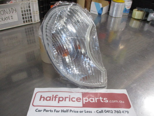 Hyundai Terracan Right Hand Front Indicator Park Light Assembly (Drivers) New Part