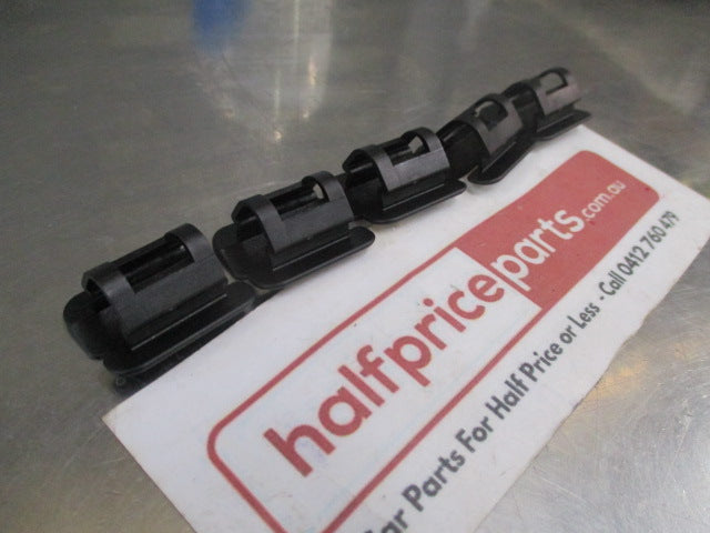 Ford Genuine Replacement Bonnet Insulation Clips X5 - New Part