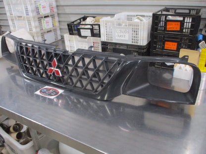 Mitsubishi Triton Genuine Front Grille Radiator Assembly New Part
