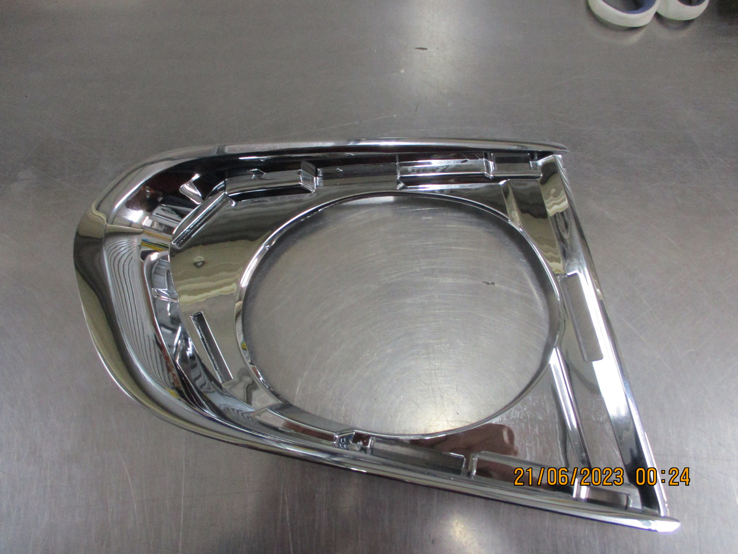 Holden Trax Genuine Right Hand Front Chrome Fog Light Bezel New Part