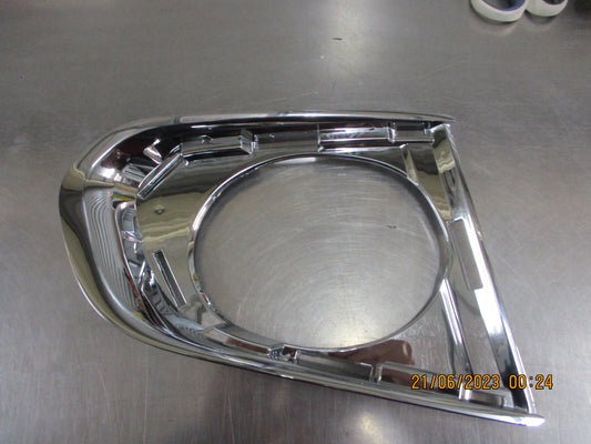 Holden Trax Genuine Right Hand Front Chrome Fog Light Bezel New Part