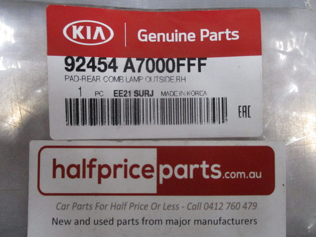 Kia Cerato Sedan Genuine Drivers Side Rear Combination Lamp Seal New Part