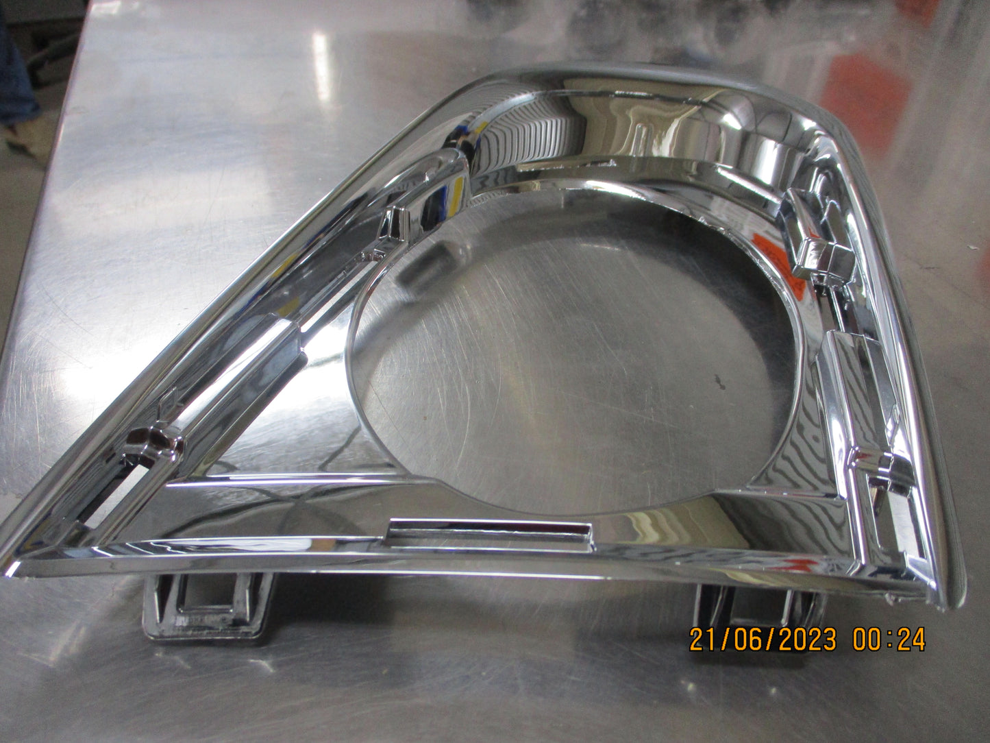 Holden Trax Genuine Right Hand Front Chrome Fog Light Bezel New Part
