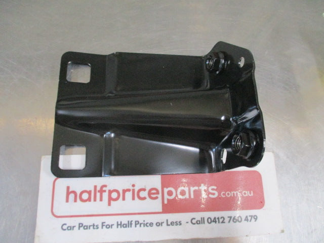 Ford Transit Genuine Front Fender Bracket - New Part