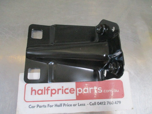 Ford Transit Genuine Front Fender Bracket - New Part