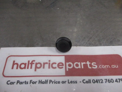 Ford Focus Genuine Radiator Support Air Deflector Clip New Part