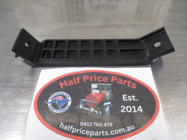 Kia Cerato Genuine Rear Lower Center Beam Bracket New Part