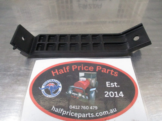 Kia Cerato Genuine Rear Lower Center Beam Bracket New Part