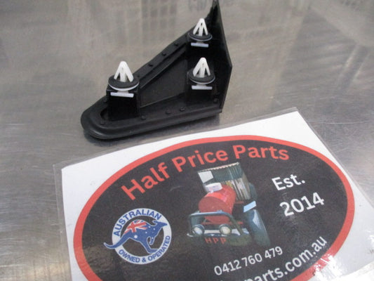 Kia Rio Genuine Right Hand Front Door Glass And Moulding Trim New Part