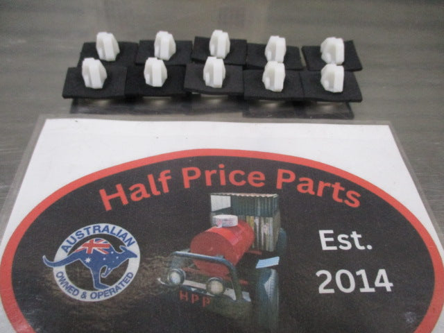 Kia Carnival/Sportage/Sorento Genuine Side Garnish Mounting Clips (10) New Part