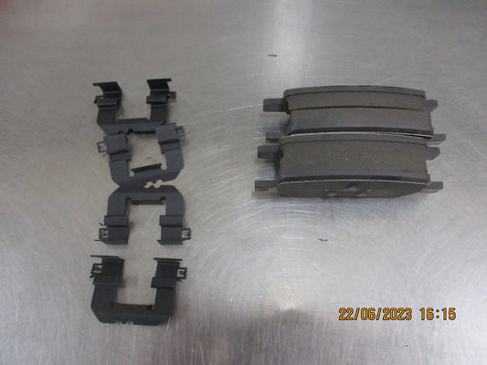 Kia Sorento Genuine Rear Brake Pad Set New Part