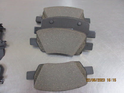 Kia Sorento Genuine Rear Brake Pad Set New Part