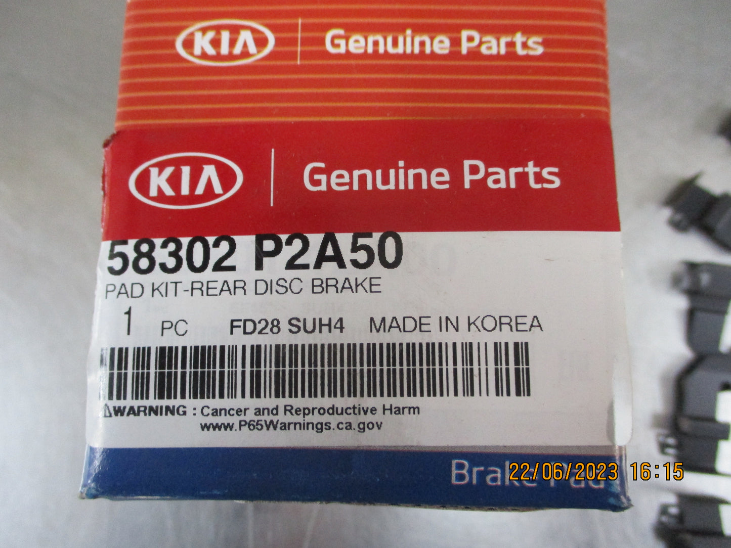 Kia Sorento Genuine Rear Brake Pad Set New Part