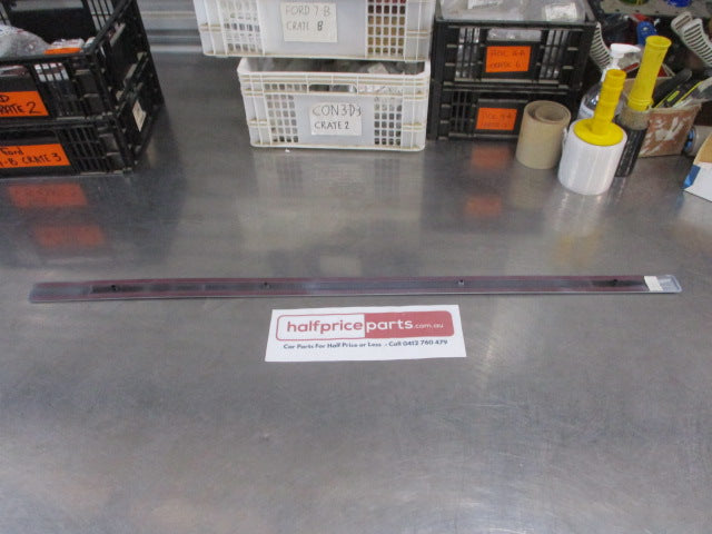 Ford Focus LS/LT/XR5 Genuine Right Or Left Hand Front Door Moulding New Part