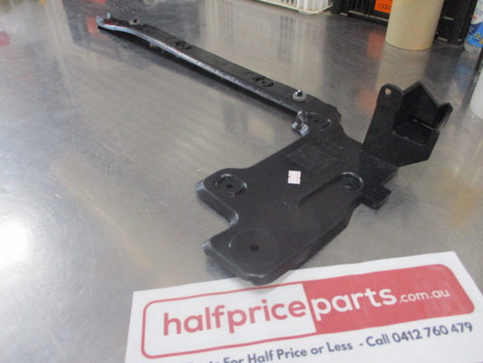 Ford Transit Genuine Right Hand Rear Bumper Mounting Bracket New Part