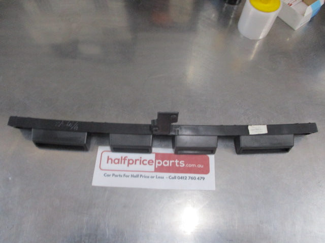 Ford Focus LS/LV Genuine Rear Bar Center Bumper Mounting Bracket New Part