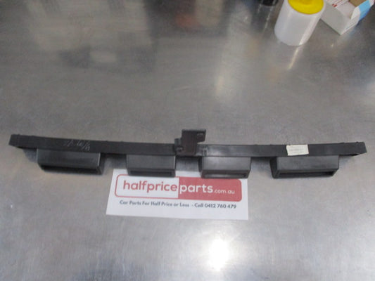 Ford Focus LS/LV Genuine Rear Bar Center Bumper Mounting Bracket New Part