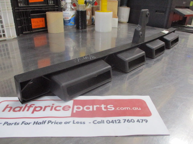 Ford Focus LS/LV Genuine Rear Bar Center Bumper Mounting Bracket New Part