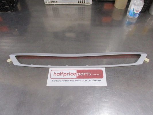 Ford Focus LR Genuine Radiator Grille Moulding (Unpainted) New Part