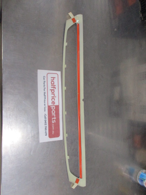 Ford Focus LR Genuine Radiator Grille Moulding (Unpainted) New Part