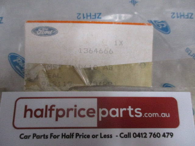 Ford Focus MK2 Genuine Front Radiator Grille Bonnet Seal New Part