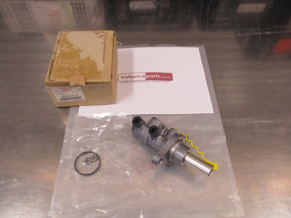 Mitsubishi Outlander Genuine Brake Master Cylinder New Part