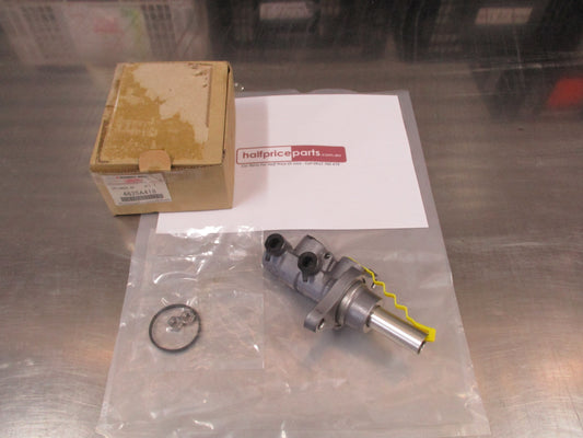 Mitsubishi Outlander Genuine Brake Master Cylinder New Part