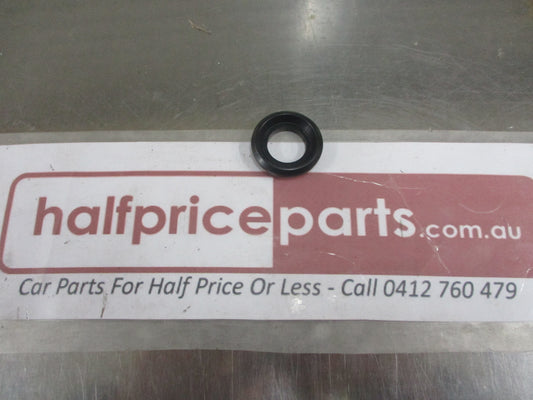 Holden VN-VP-VR-VS-VT-VX-VY-VZ Commodore Genuine Window Winder Handle Washer New Part