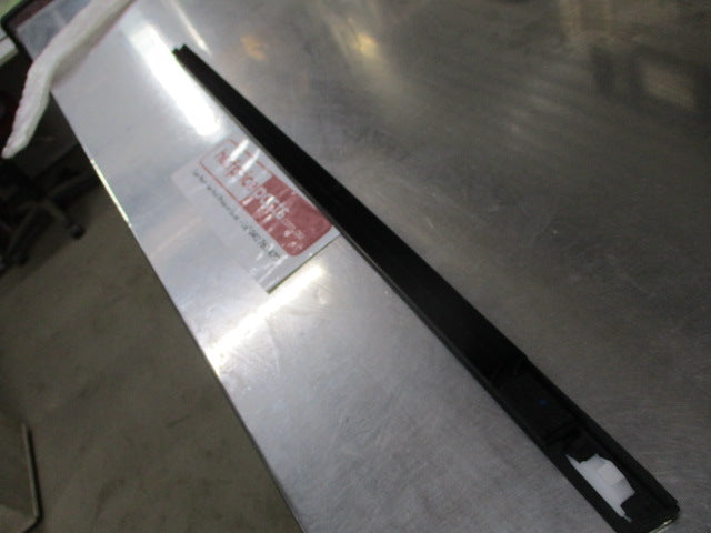 Ford Mondeo Genuine Right Hand Front Door Outer Weather Strip Chrome New Part