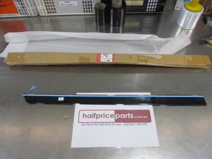 Landrover Range Rover Velar Genuine Left Hand Front Door Molding New Part