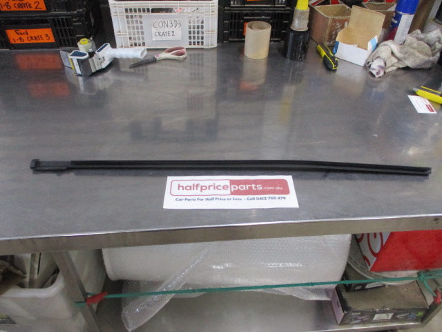 Ford Focus LS/LT/LV/XR5 Genuine Right Hand Front Door Weather Strip Belt New Part