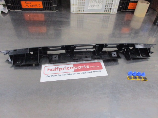 Ford Mondeo MK3 Genuine Boot Tailgate Handle Housing Trim New Part