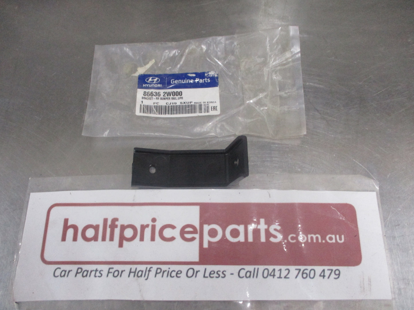 Hyundai Veloster Genuine Upper Rear Bumper Bracket New Part
