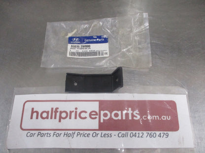 Hyundai Veloster Genuine Upper Rear Bumper Bracket New Part