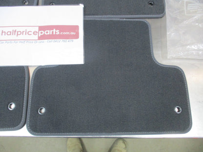 Land Rover Evoque Genuine Grey Carpet Mat Set New Part