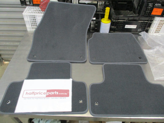 Land Rover Evoque Genuine Grey Carpet Mat Set New Part