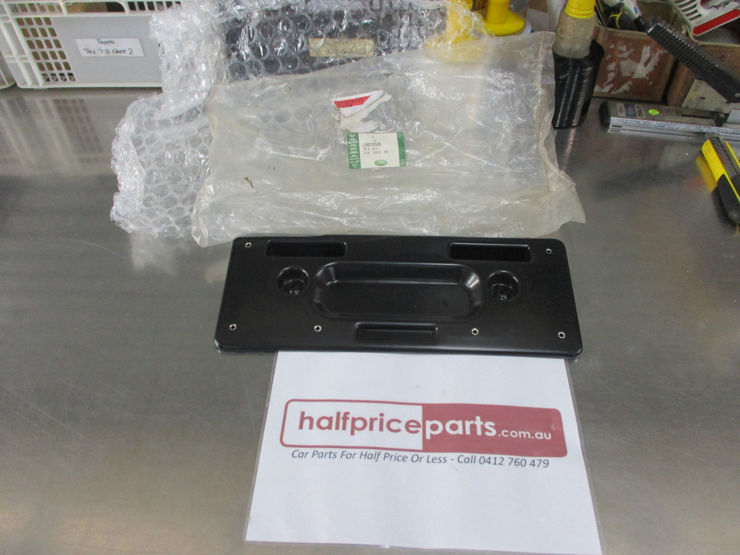 Land Rover Discovery-Range Rover-Evoque-Freelander Genuine Rear License Plate New Part