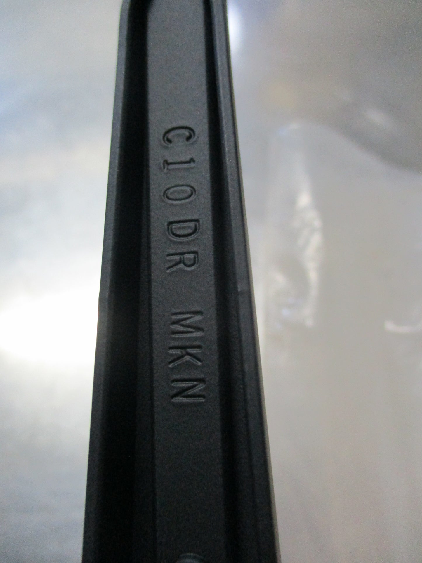 Holden Captiva Genuine Drivers Side Wiper Arm Assy New Part