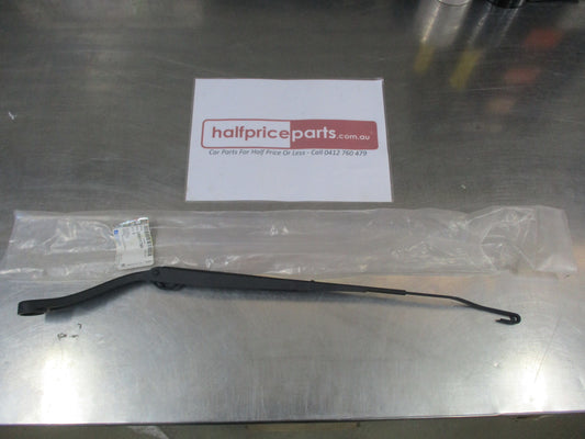 Holden Captiva Genuine Drivers Side Wiper Arm Assy New Part