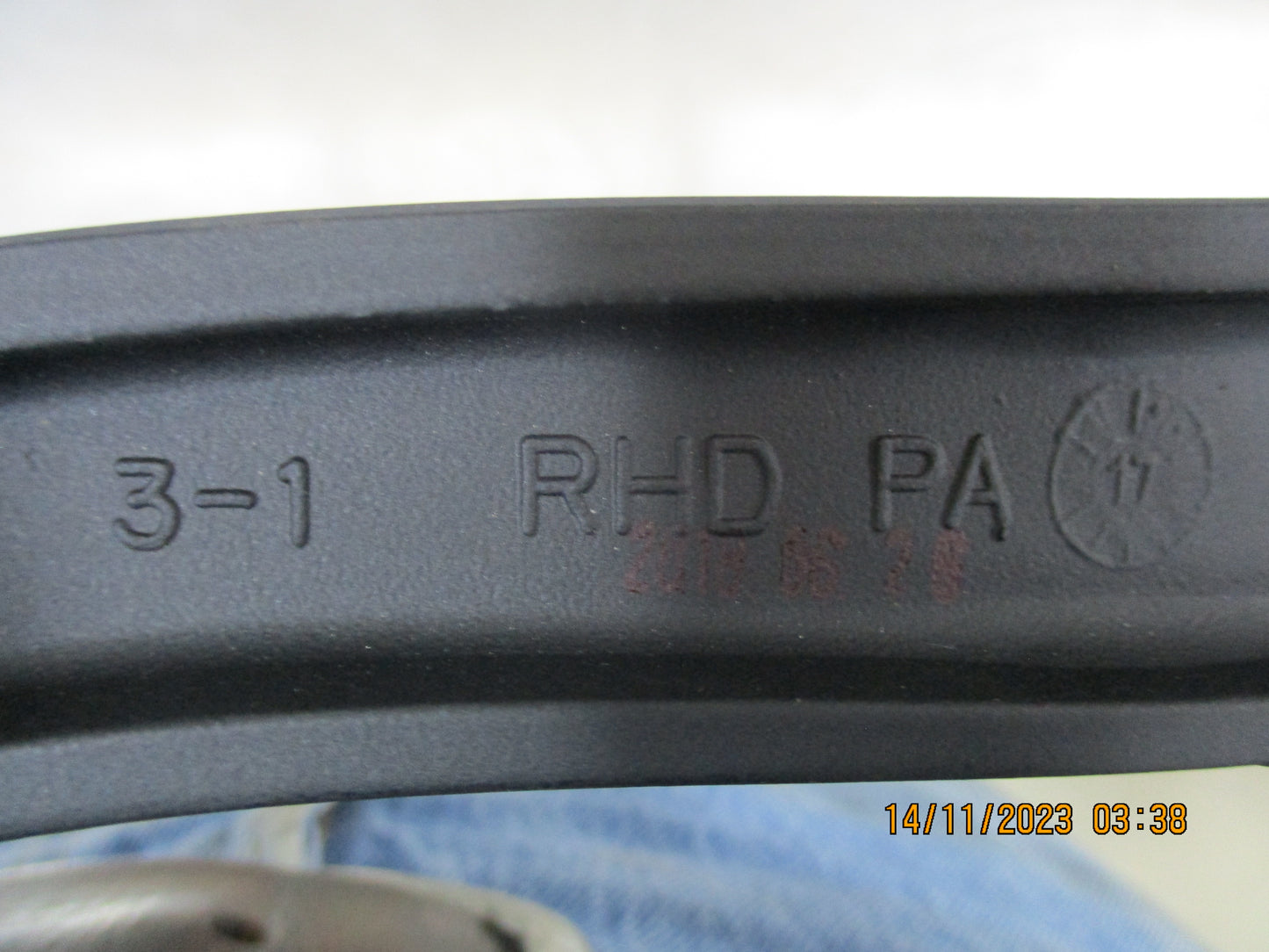 Holden Captiva Genuine Passenger Side Wiper Arm Assy New Part