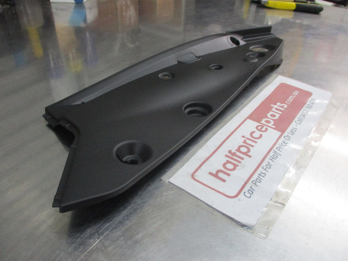 Suzuki Kizashi Genuine Right Hand Head Light Cover Plate New Part