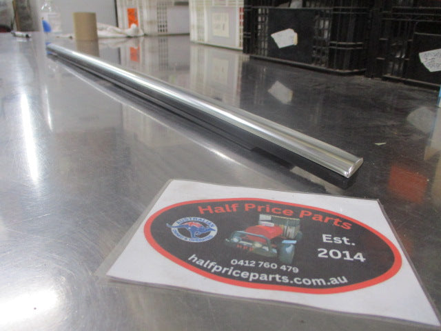 Ford Focus Genuine Right Hand Front Door Belt Weather Strip New Part