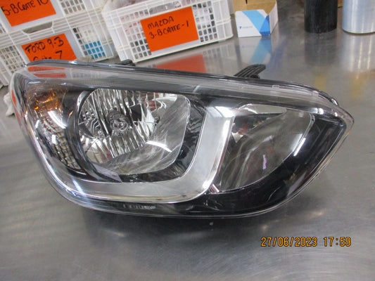 Hyundai I20 Genuine Right Hand Head Light Used Part VGC