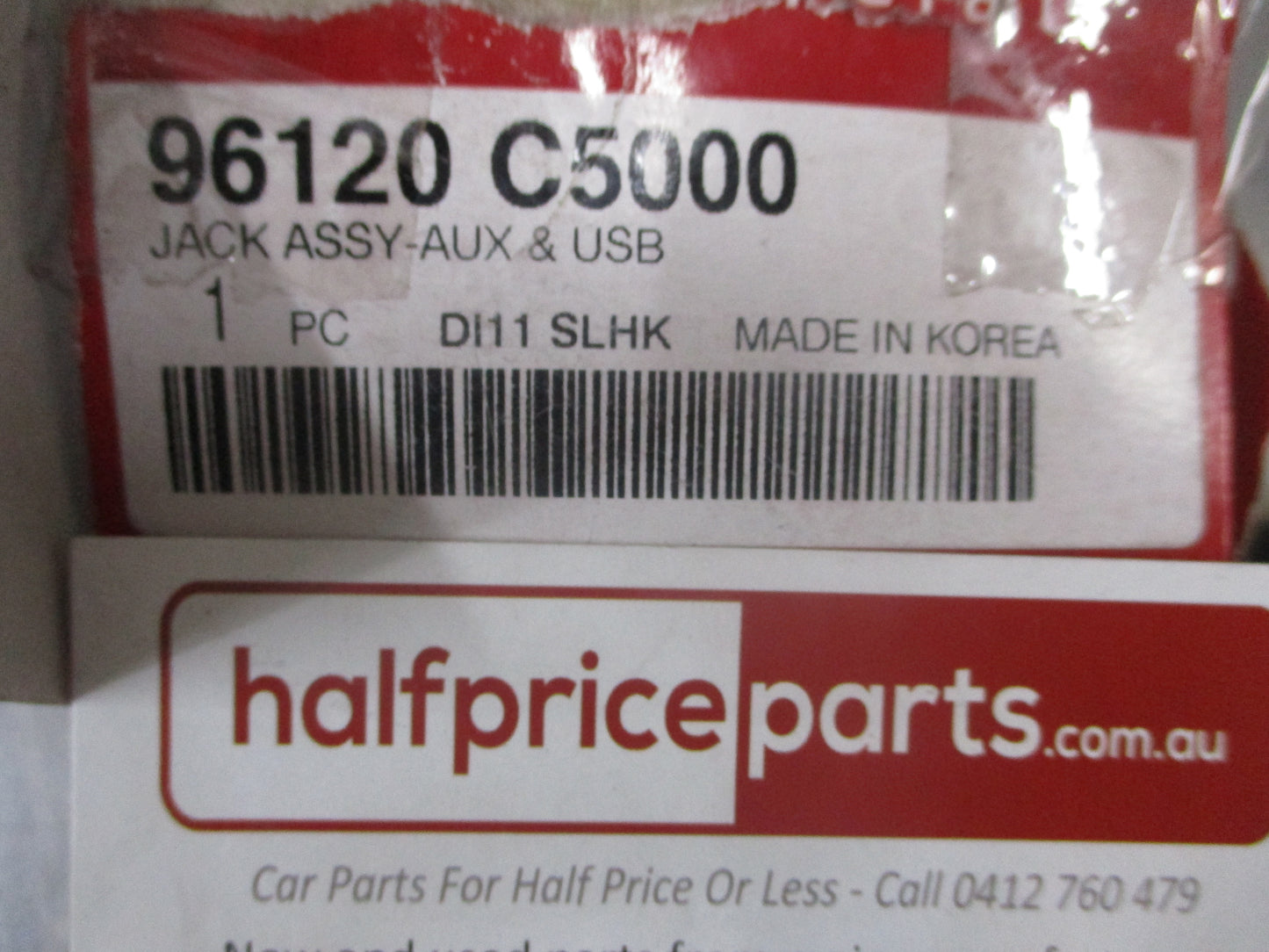 Kia Sportage Genuine USB Auxiliary Jack Assembly New Part