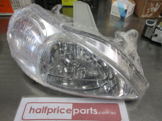 Kia Rio Genuine Right Hand Headlight Reconditioned Used Part VGC