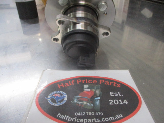 Hyundai Accent Auto Sedan/Kia Rio Genuine Right Hand Rear Wheel Hub Assembly New Part