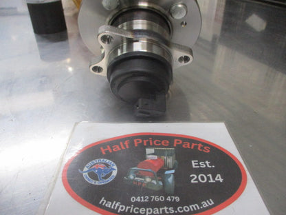 Hyundai Accent Auto Sedan/Kia Rio Genuine Right Hand Rear Wheel Hub Assembly New Part