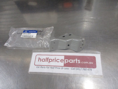 Hyundai Accent Genuine Left Front Lower Guard Bracket New Part