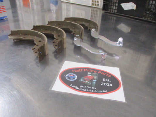 Hyundai Elantra/Tiburon Genuine Rear Brake Shoe Lining Kit New Part