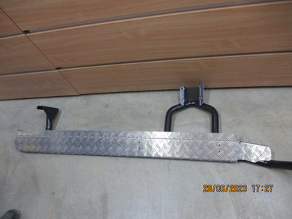 ARB Right Hand Sidestep and Brush Bar Suits Toyota Landcruiser Troop Carrier 78 Series Right Hand Sidestep and Brush Bar New Part